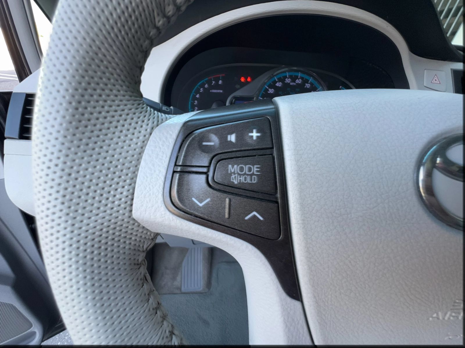Used 2011 Toyota Sienna XLE w/ Premium Pkg FWD image 18