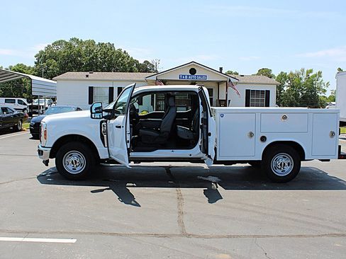 Used 2026 Ford F250 XL w/ XL Chrome Package RWD image 18