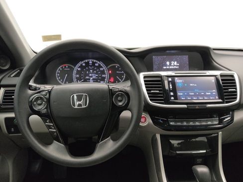 Used 2017 Honda Accord EX image 22