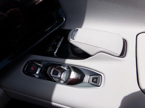 Used 2025 Chevrolet Corvette E-Ray AWD/4WD image 17