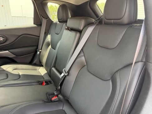 Used 2021 Jeep Cherokee Limited AWD/4WD image 13