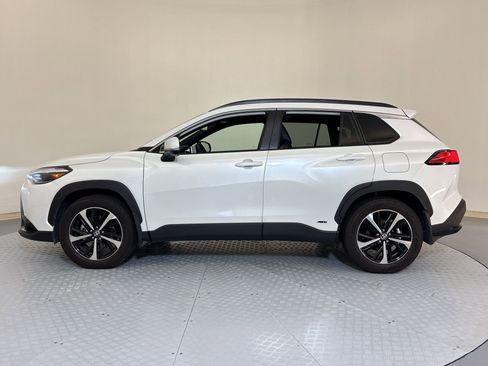 Used 2023 Toyota Corolla Cross XSE w/ Convenience Package image 2