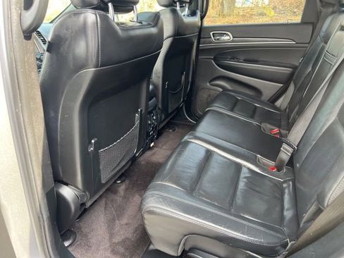 Used 2018 Jeep Grand Cherokee Limited image 17