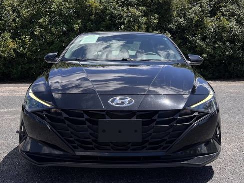 Used 2021 Hyundai Elantra SE image 10