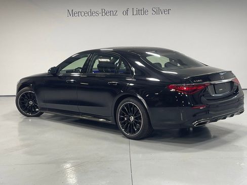 Used 2025 Mercedes-Benz S 580 4MATIC Sedan image 3