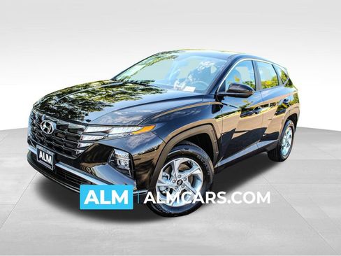 Used 2023 Hyundai Tucson SE image 1