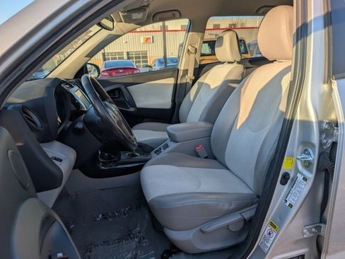 Used 2014 Toyota RAV4 EV image 7