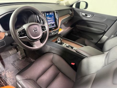 Used 2024 Volvo XC60 B5 Plus w/ Protection Package Premier AWD/4WD image 18