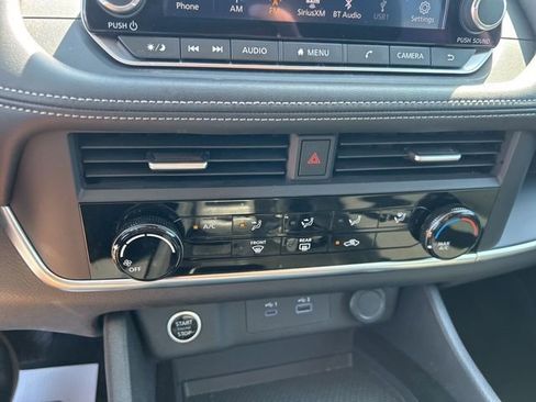 Used 2023 Nissan Rogue S FWD image 23