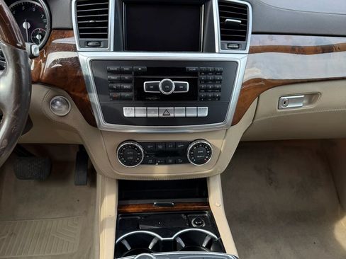Used 2013 Mercedes-Benz GL 450 4MATIC image 18