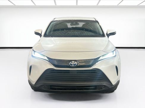 Used 2024 Toyota Venza LE AWD/4WD image 2