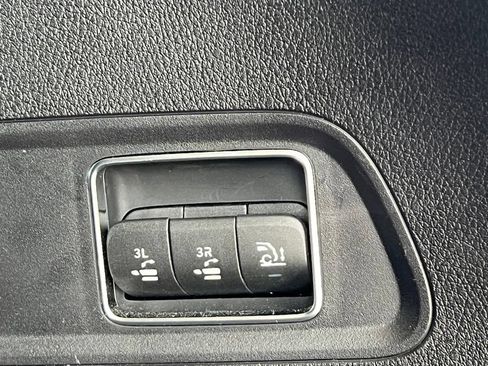 Certified 2025 Mercedes-Benz GLS 450 4MATIC image 19