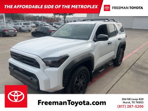 Used 2025 Toyota 4Runner SR5 AWD/4WD image 1