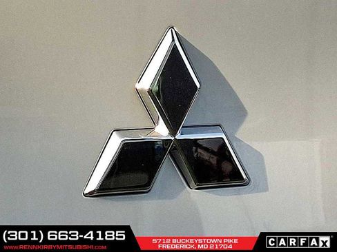 New 2025 Mitsubishi Outlander SE image 18