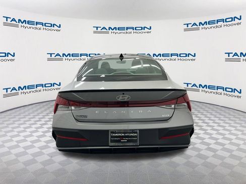 Used 2025 Hyundai Elantra SEL FWD image 4