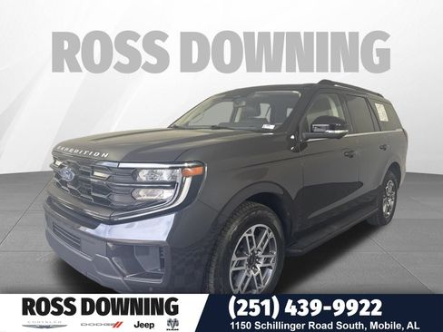 Used 2025 Ford Expedition Active image 1