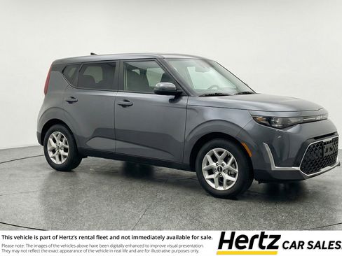 Used 2025 Kia Soul LX w/ LX Technology Package FWD image 1
