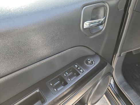 Used 2016 Jeep Patriot Sport w/ Power Value Group FWD image 12
