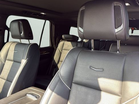 Used 2022 Cadillac Escalade Premium Luxury w/ Performance Package AWD/4WD image 7