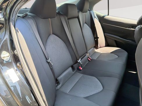Used 2018 Toyota Camry LE FWD image 24
