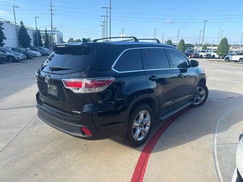 Used 2016 Toyota Highlander Limited FWD image 3