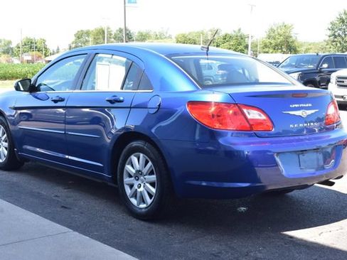 Used 2010 Chrysler Sebring Touring FWD image 12