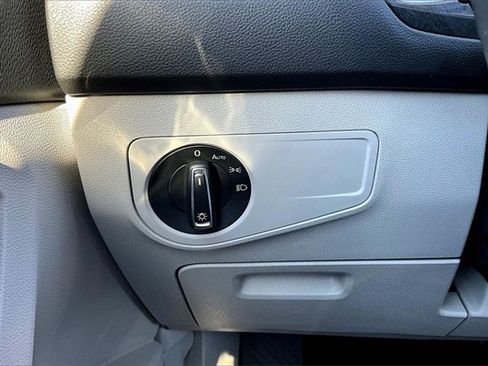 Used 2023 Volkswagen Tiguan SE image 26