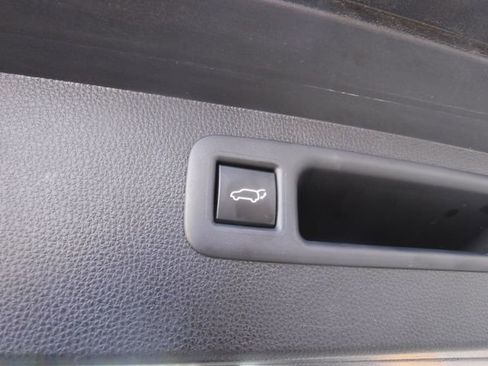 Used 2023 Toyota Highlander XLE image 45