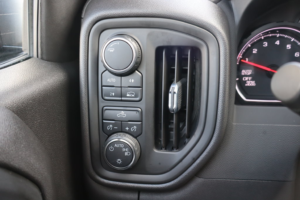 Used 2022 Chevrolet Silverado 1500 Custom w/ Safety Confidence Package AWD/4WD image 12