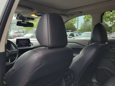 Used 2021 Nissan Rogue SL FWD image 19
