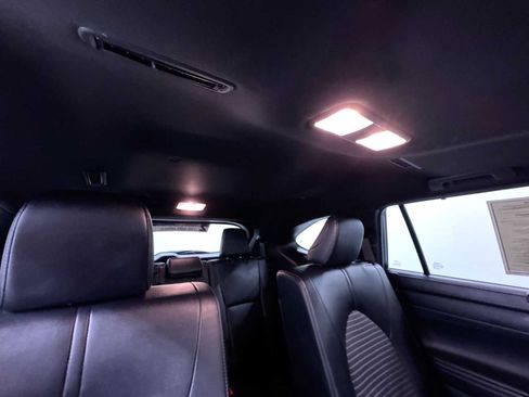 Used 2025 Toyota Highlander XSE AWD/4WD image 39