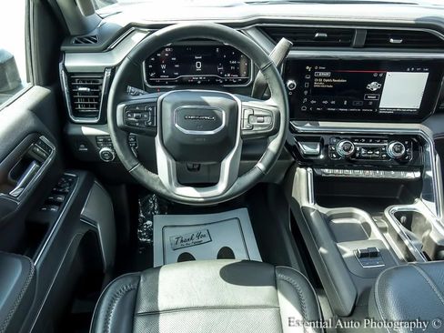 Used 2025 GMC Sierra 2500 Denali w/ Denali Reserve Package AWD/4WD image 17