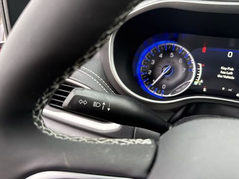 New 2026 Chrysler Pacifica Select image 27