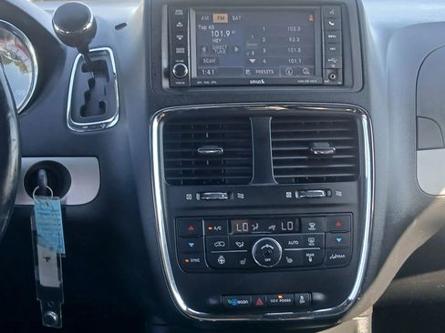 Used 2013 Dodge Grand Caravan R/T w/ Safety Sphere Group image 27