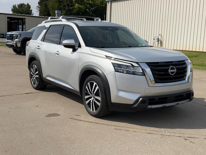 Used 2023 Nissan Pathfinder Platinum AWD/4WD image 1