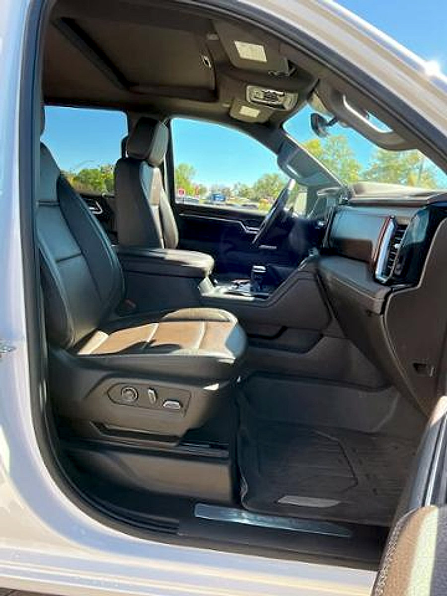 Used 2025 GMC Sierra 1500 Denali w/ Denali Reserve Package AWD/4WD image 25