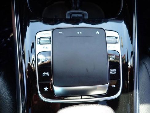 Used 2020 Mercedes-Benz GLB 250 4MATIC image 16
