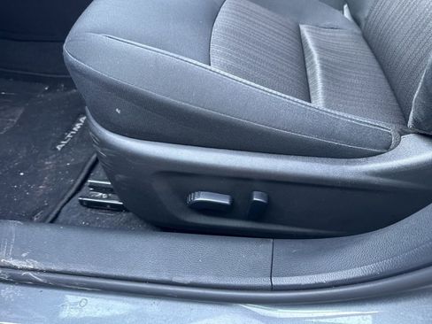 Used 2025 Nissan Altima 2.5 SV image 21