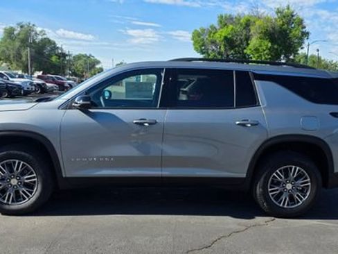 New 2026 Chevrolet Traverse LT w/ Driver Confidence Package AWD/4WD image 4