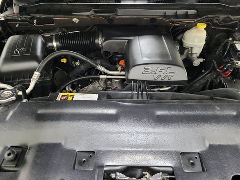 Used 2016 RAM 1500 Express RWD image 30