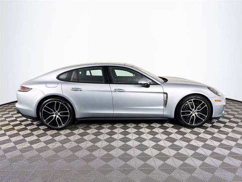 Used 2022 Porsche Panamera 4 Platinum Edition AWD/4WD image 4