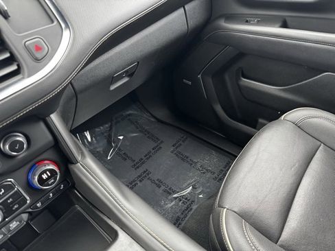 Used 2023 Chevrolet Suburban Premier image 23