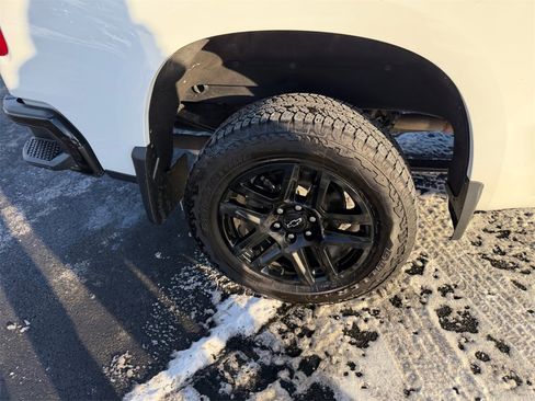 Used 2025 Chevrolet Silverado 1500 LT Trail Boss w/ Convenience Package II image 29