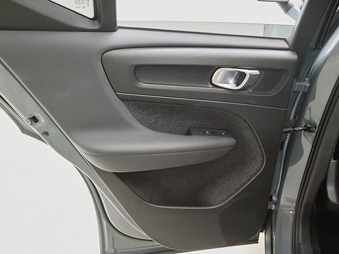 Certified 2023 Volvo XC40 Recharge Ultimate image 20