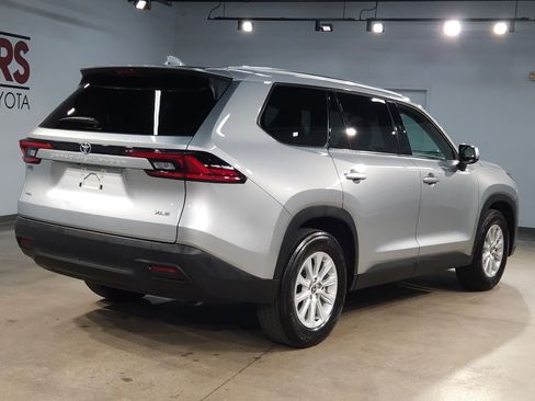 Used 2025 Toyota Grand Highlander AWD image 7