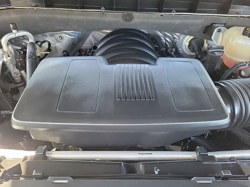 Used 2023 GMC Yukon SLT w/ SLT Premium Package image 12