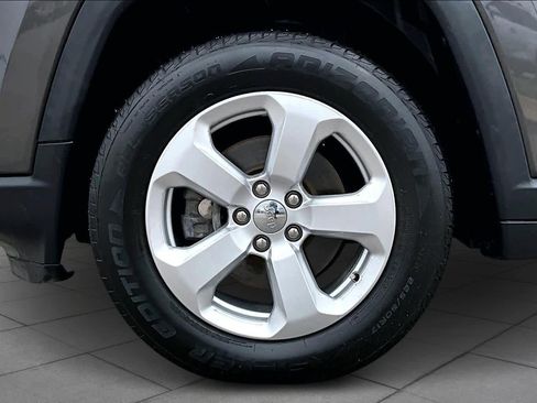 Used 2018 Jeep Compass Latitude w/ Popular Equipment Group image 10