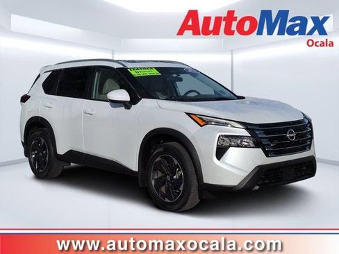 Used 2024 Nissan Rogue SV w/ SV Premium Package FWD image 1