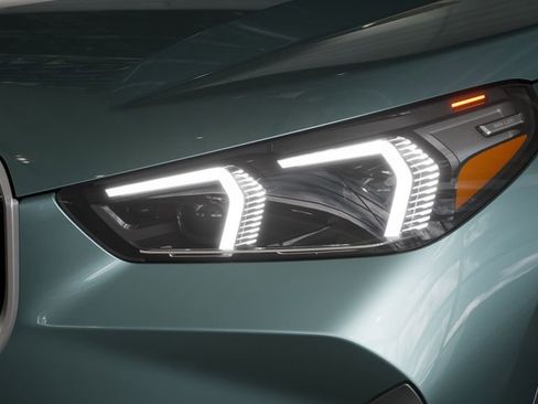 Used 2026 BMW X1 xDrive28i w/ Technology Package image 32