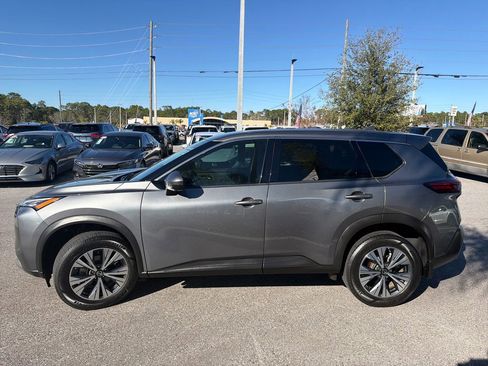 Used 2021 Nissan Rogue SV image 5
